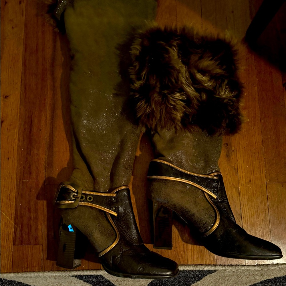 Leather & Fur Metallic brown & gold Roberto Cavalli boots.